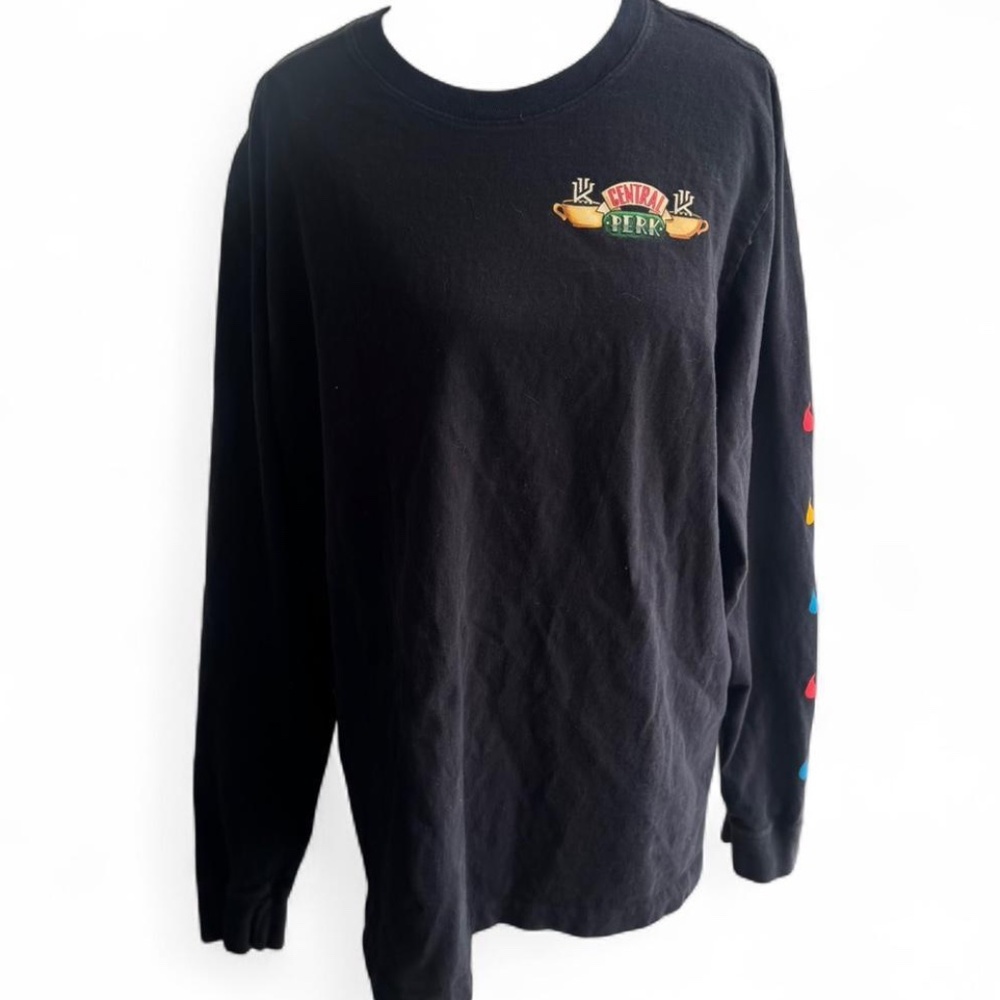 NIKE | SZ XL central perk friends show long sleeve tees swoosh